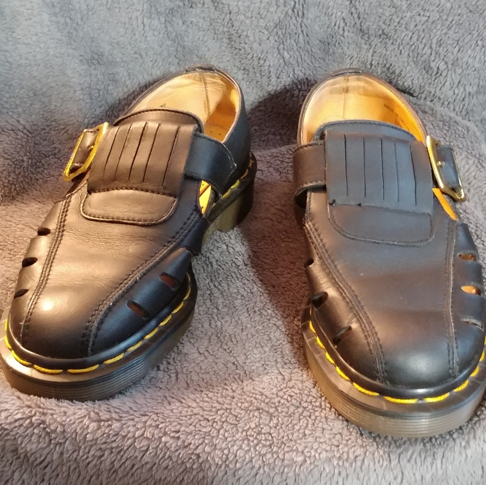 Dr Martens women's T-strap 8056